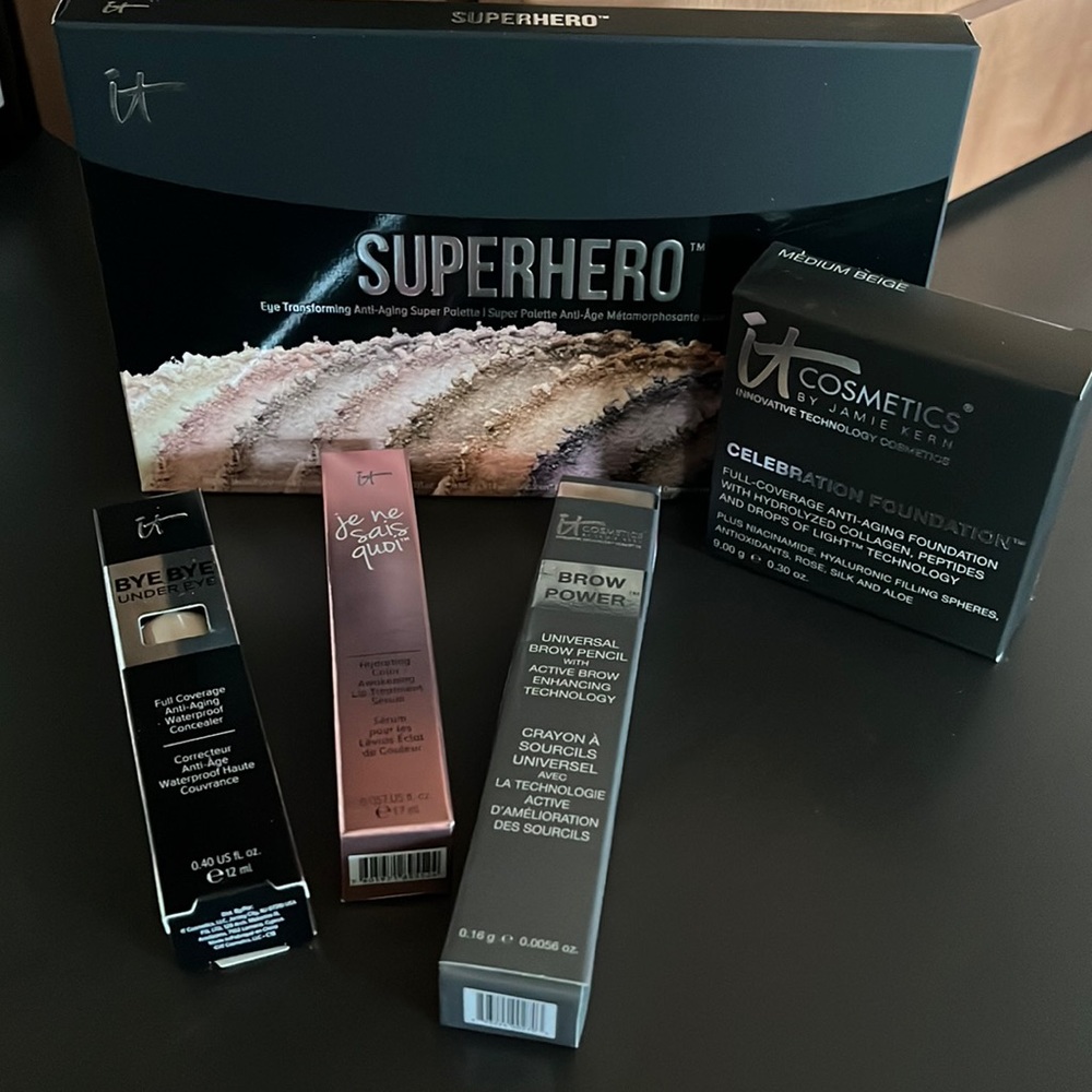 New! It Cosmetics variety pack.